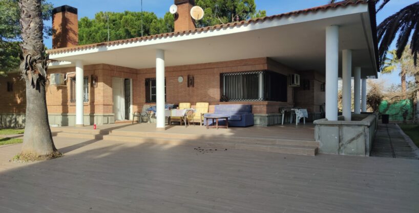 Chalet en Carretera de Guadalupe - Inmobiliario InTresSol