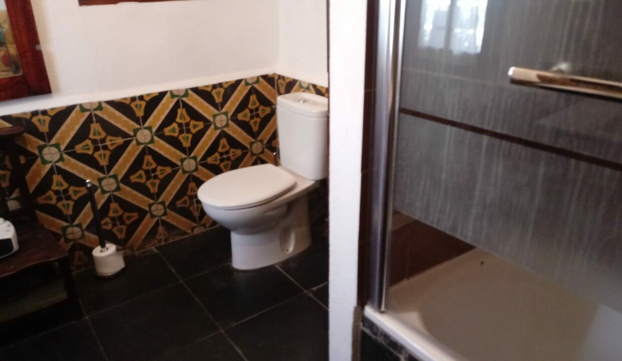 8BAÑO CV042