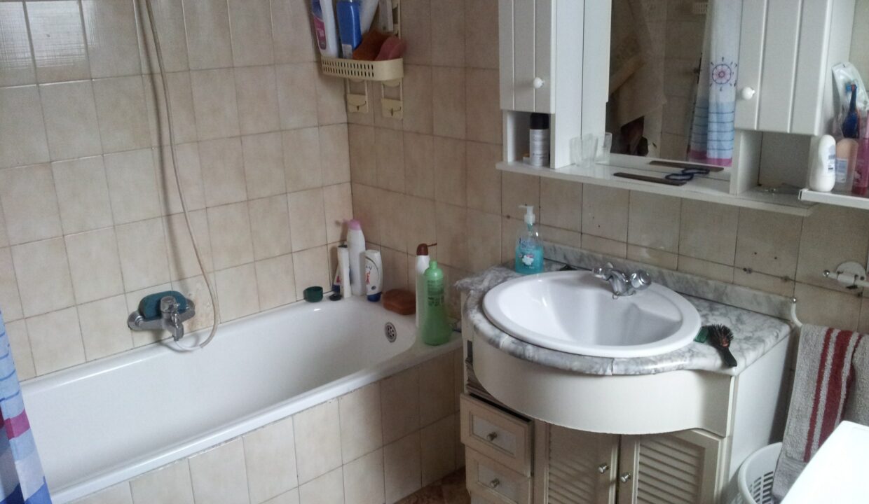 4BAÑO CV049
