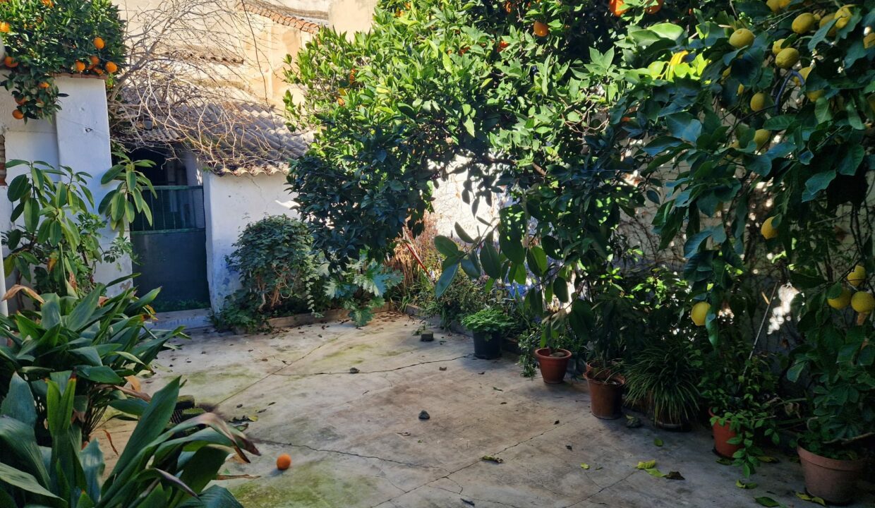 INMOBILIARIA INTRESSOL